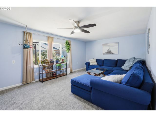 6450 B St, Springfield, OR 97478