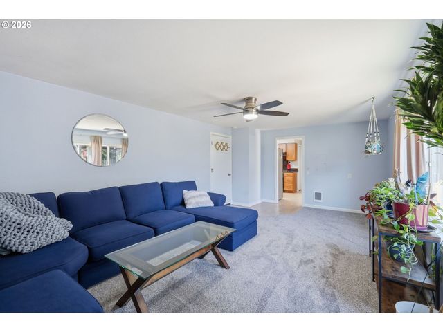 6450 B St, Springfield, OR 97478