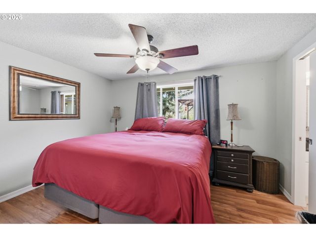 6450 B St, Springfield, OR 97478