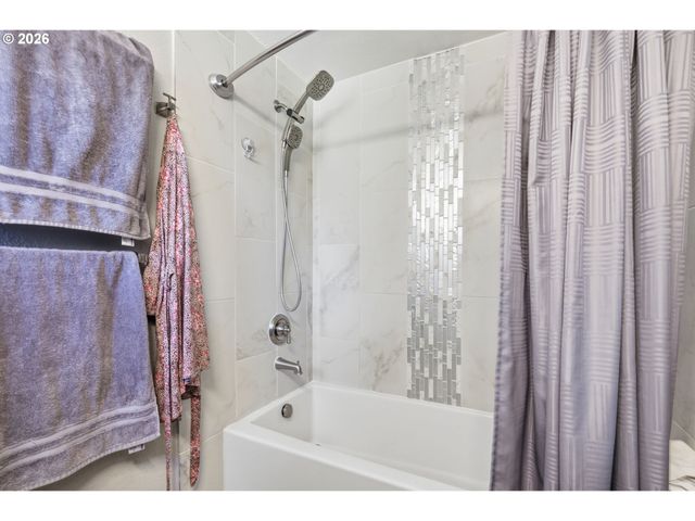 6450 B St, Springfield, OR 97478