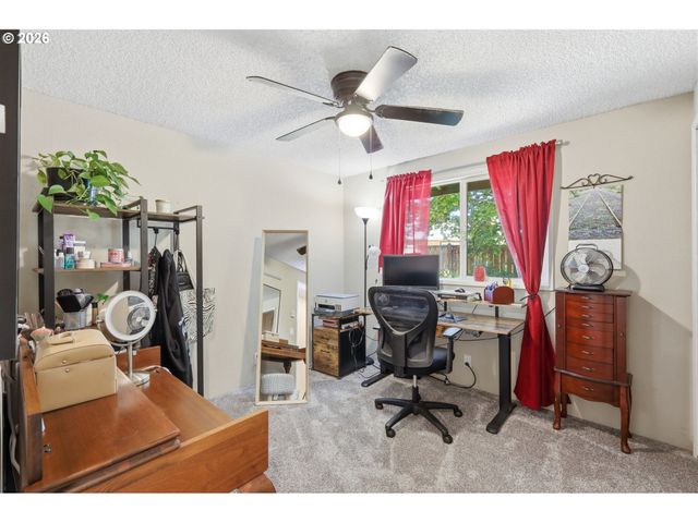 6450 B St, Springfield, OR 97478