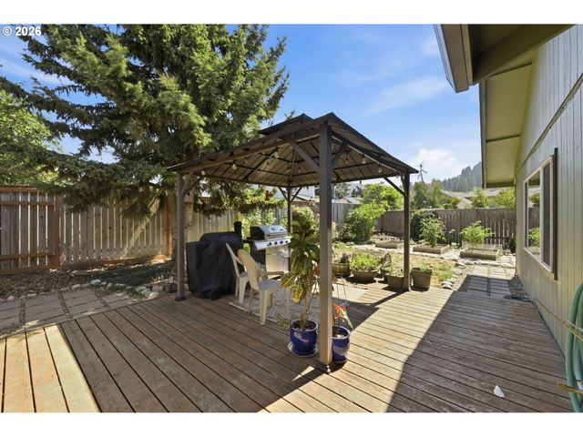 6450 B St, Springfield, OR 97478