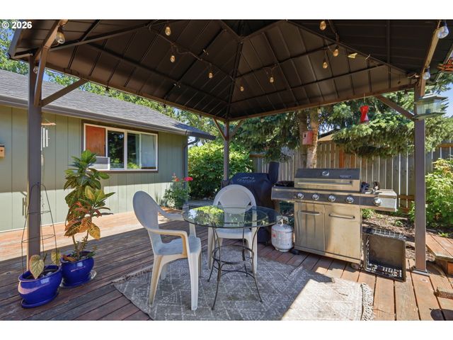 6450 B St, Springfield, OR 97478