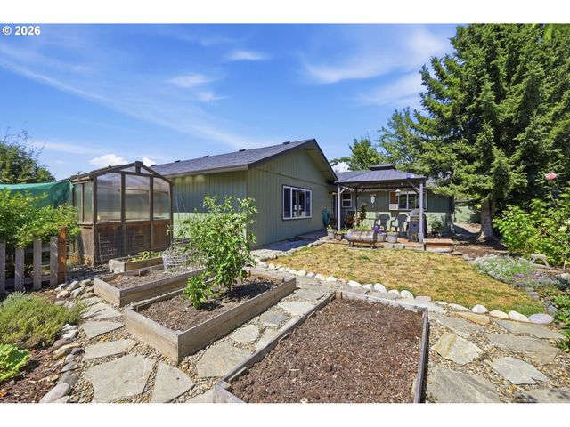 6450 B St, Springfield, OR 97478