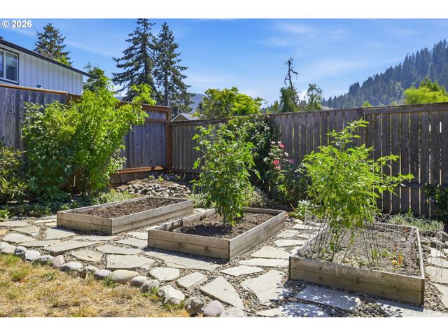 6450 B St, Springfield, OR 97478