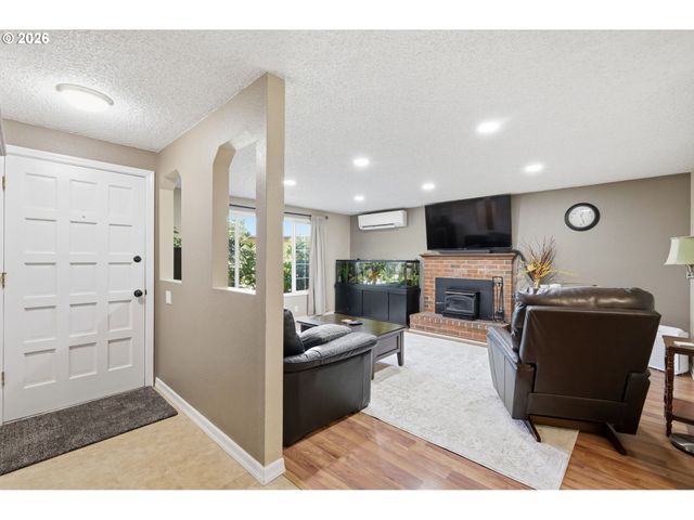 6450 B St, Springfield, OR 97478
