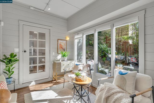 2633 Chelsea Dr, Oakland, CA 94611