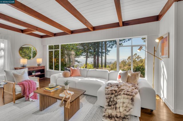 2633 Chelsea Dr, Oakland, CA 94611