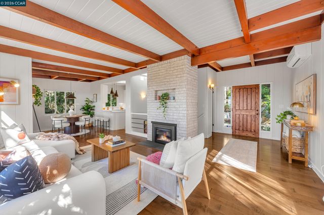 2633 Chelsea Dr, Oakland, CA 94611