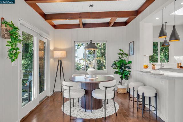 2633 Chelsea Dr, Oakland, CA 94611