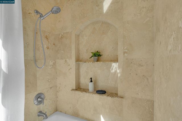 2633 Chelsea Dr, Oakland, CA 94611