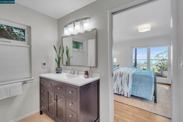 2633 Chelsea Dr, Oakland, CA 94611