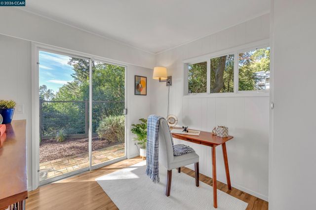 2633 Chelsea Dr, Oakland, CA 94611