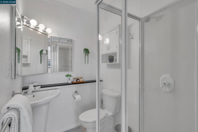 2633 Chelsea Dr, Oakland, CA 94611