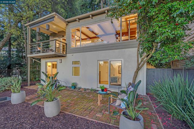 2633 Chelsea Dr, Oakland, CA 94611