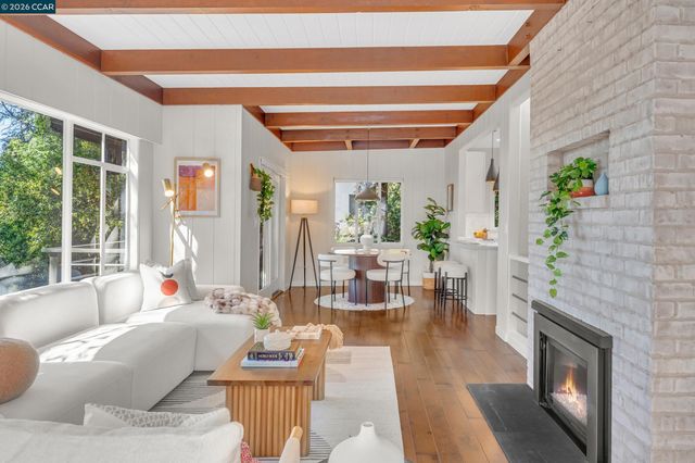 2633 Chelsea Dr, Oakland, CA 94611