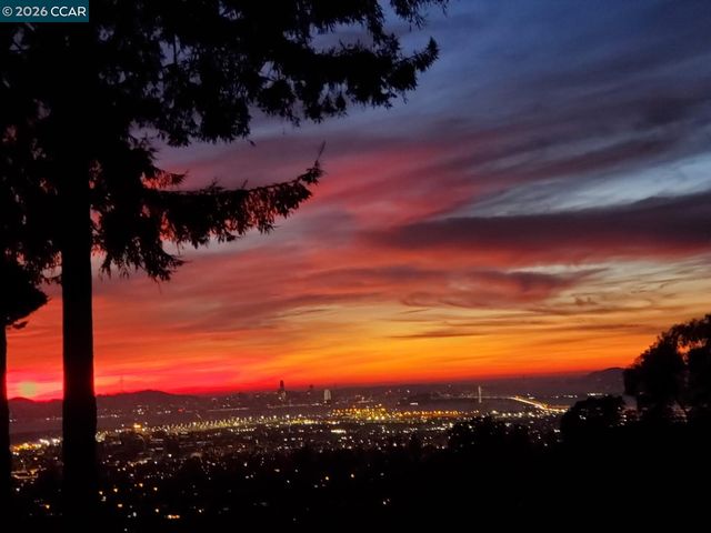 2633 Chelsea Dr, Oakland, CA 94611