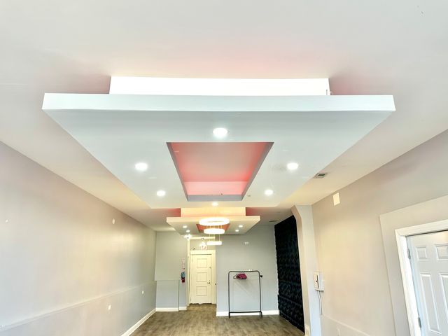 9202 S Cottage Grove Avenue, Chicago, IL 60619