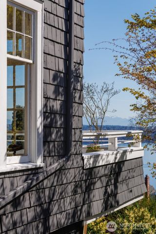 624 35th Avenue, Seattle, WA 98122