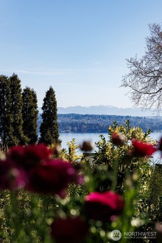 624 35th Avenue, Seattle, WA 98122