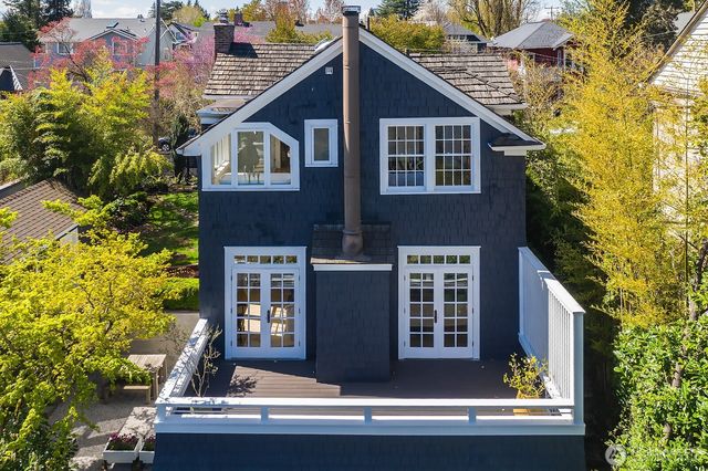 624 35th Avenue, Seattle, WA 98122