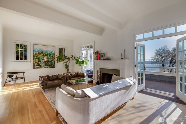 624 35th Avenue, Seattle, WA 98122