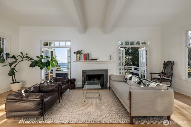 624 35th Avenue, Seattle, WA 98122