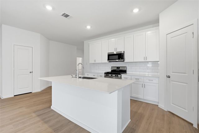 9030 Shady Cabana Way, Iowa Colony, TX 77583