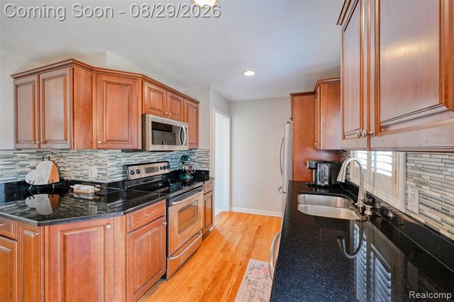 924 Allen Drive, Northville, MI 48167