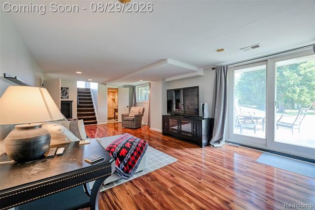 924 Allen Drive, Northville, MI 48167