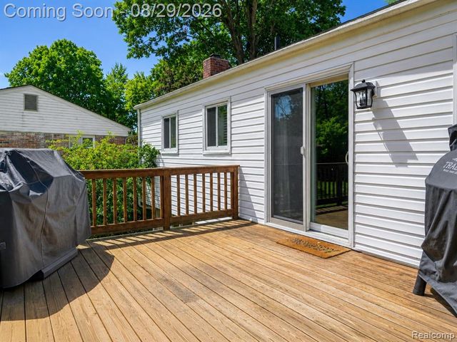 924 Allen Drive, Northville, MI 48167