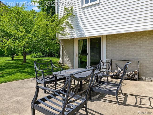 924 Allen Drive, Northville, MI 48167