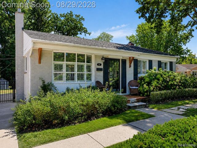 924 Allen Drive, Northville, MI 48167