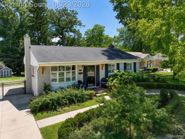 924 Allen Drive, Northville, MI 48167