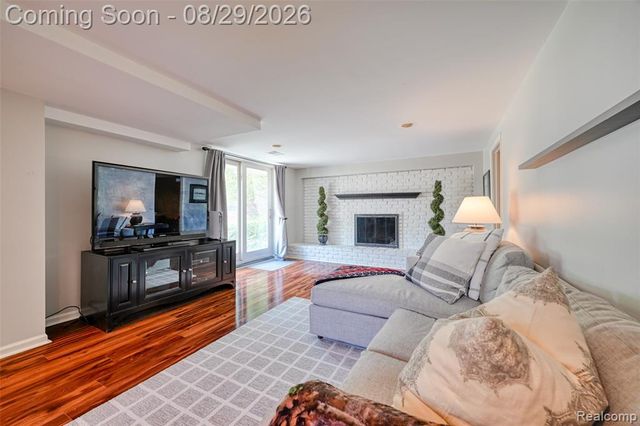 924 Allen Drive, Northville, MI 48167