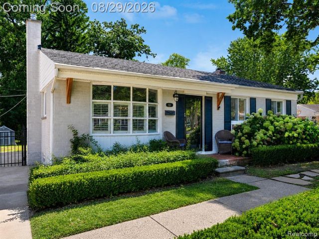 924 Allen Drive, Northville, MI 48167