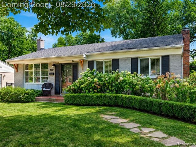 924 Allen Drive, Northville, MI 48167