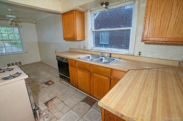 20161 YONKA Street, Detroit, MI 48234