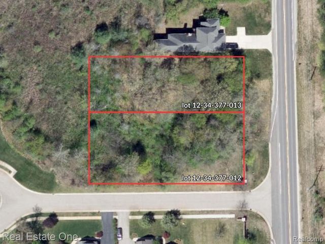 508 Woodstone Court, White Lake, MI 48386