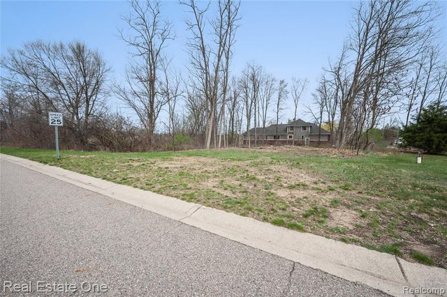 508 Woodstone Court, White Lake, MI 48386