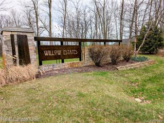 508 Woodstone Court, White Lake, MI 48386