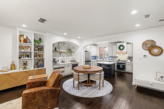 7315 Venice Drive 2, Grand Prairie, TX 75054