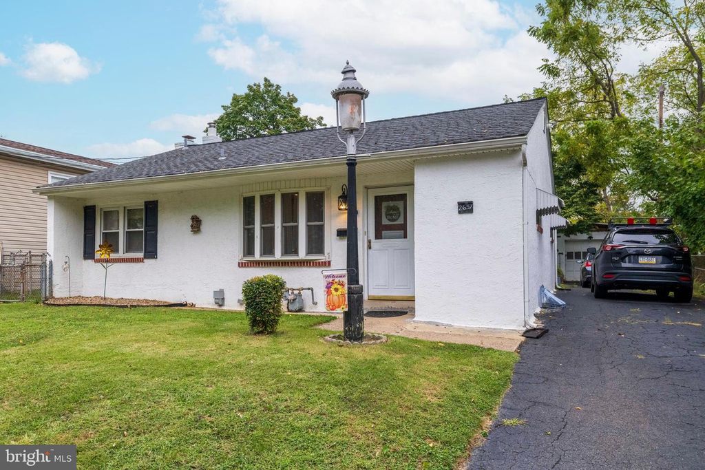 2637 WOODLAND RD, Abington, PA 19001