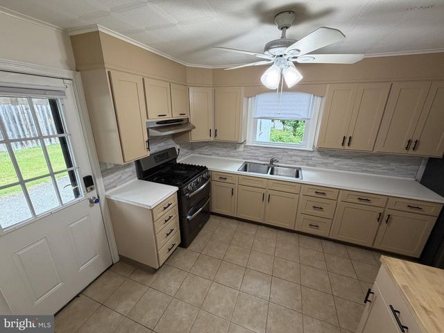 721 EDGEMOOR RD, Wilmington, DE 19809
