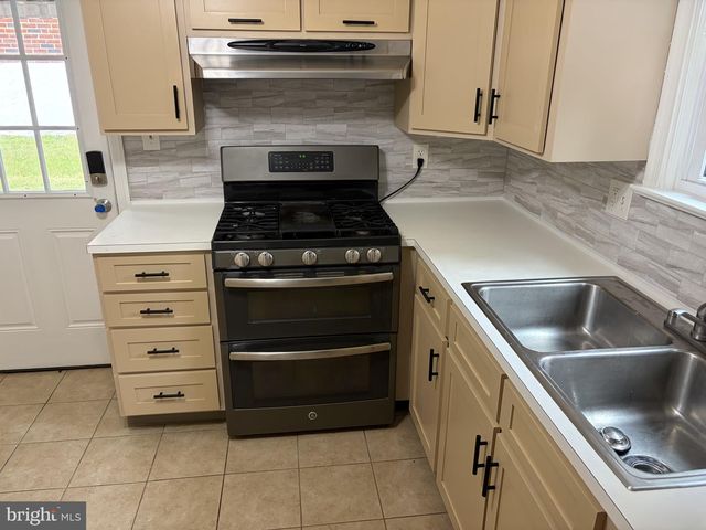 721 EDGEMOOR RD, Wilmington, DE 19809
