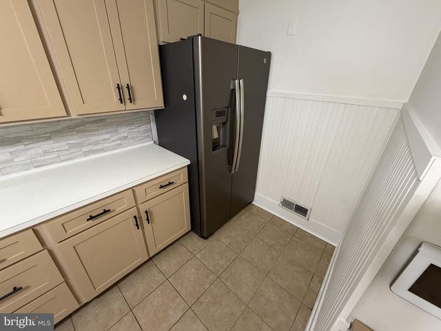 721 EDGEMOOR RD, Wilmington, DE 19809