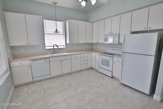 169 Key Colony Court, Daytona Beach, FL 32118