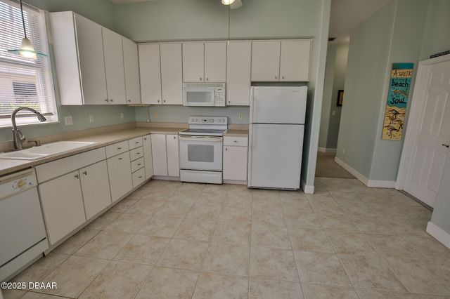 169 Key Colony Court, Daytona Beach, FL 32118