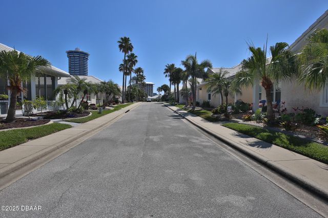 169 Key Colony Court, Daytona Beach, FL 32118