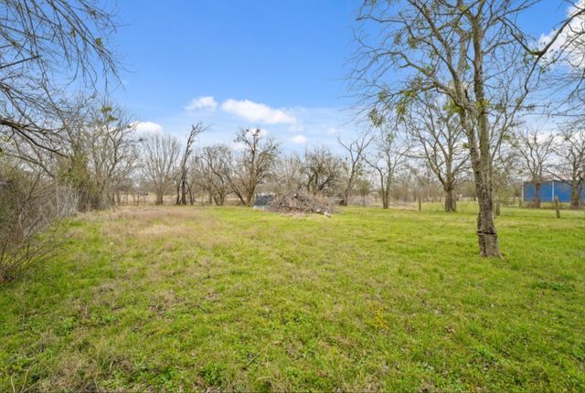 209 Mill Street, Lone Oak, TX 75453